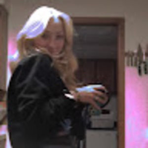 Meet your Posher, Mia